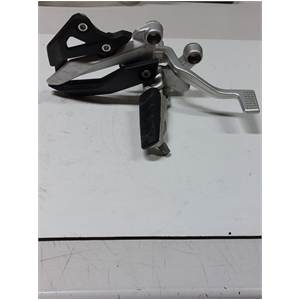 Voetsteun rechts voor